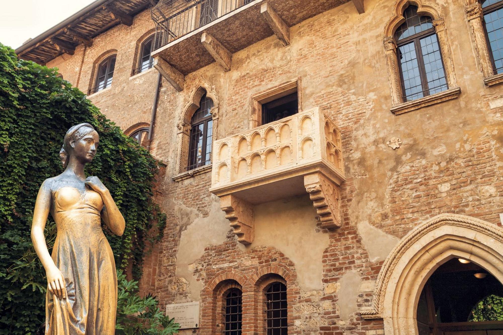 Opera Luxury Apartment Verona Exteriör bild