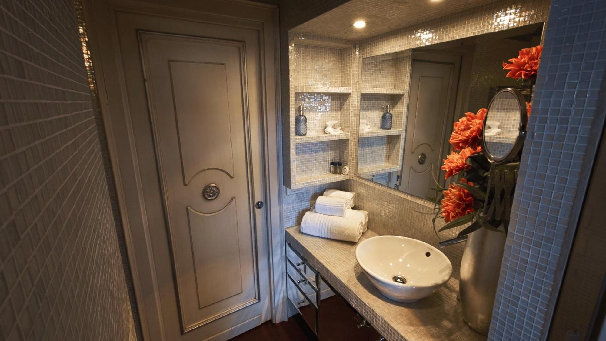 Opera Luxury Apartment Verona Exteriör bild