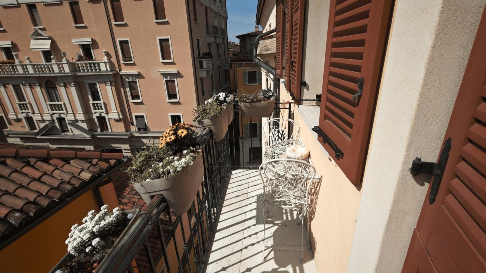 Opera Luxury Apartment Verona Exteriör bild